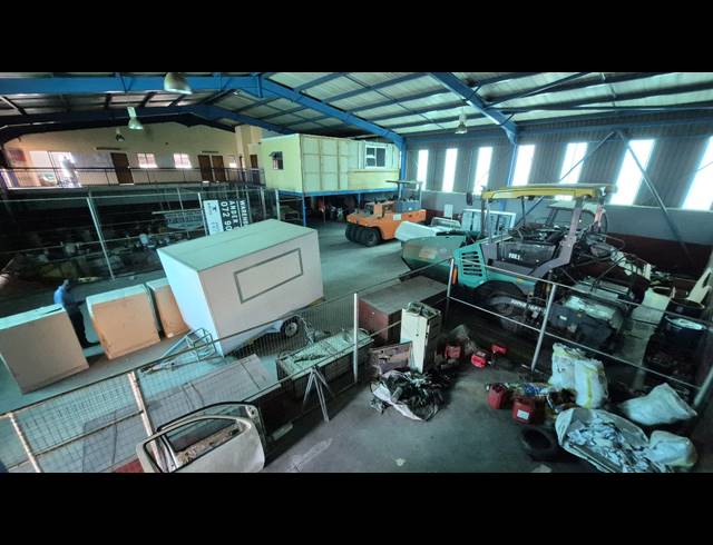 1,900M² FACTORY TO LET IN MOREHILL